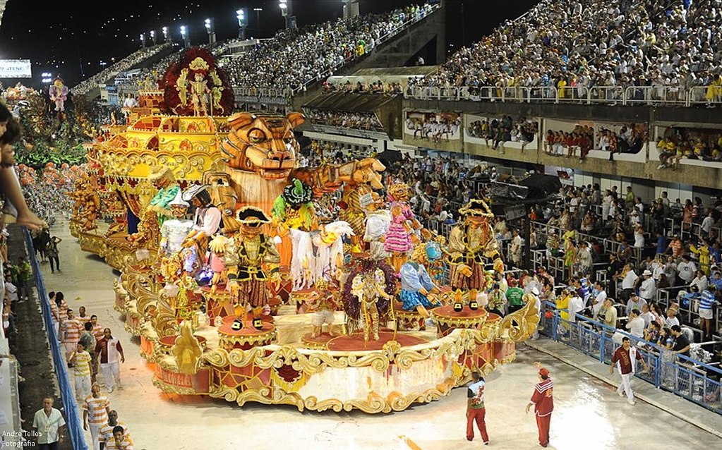 Carro alegórico, desfile de Carnava.