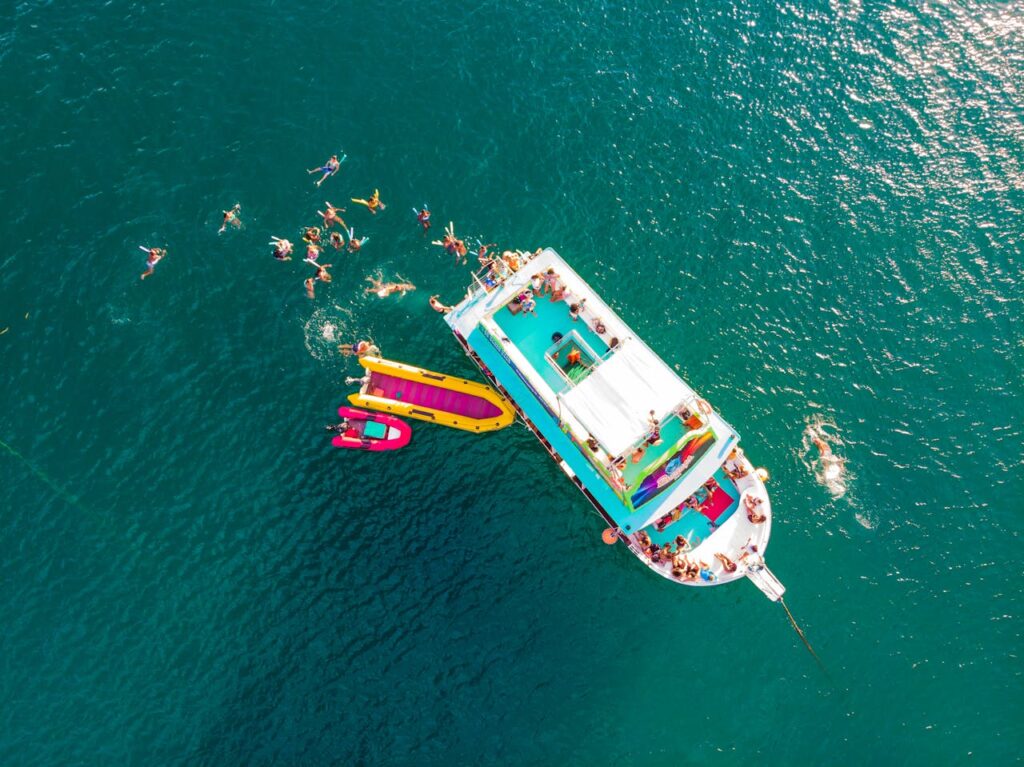 Lancha no mar, Arraial do Cabo