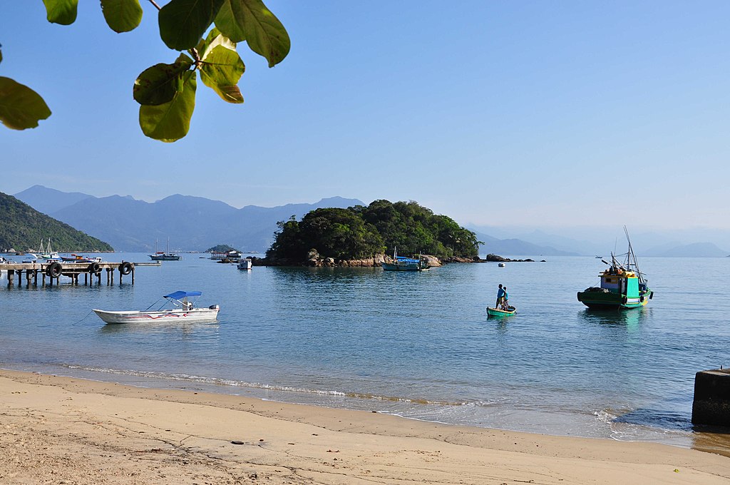 Foto da praia do Abraão, Angra dos Reis