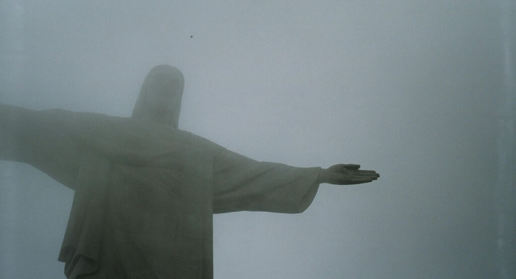 Foto Cristo Redentor, dia nublado.