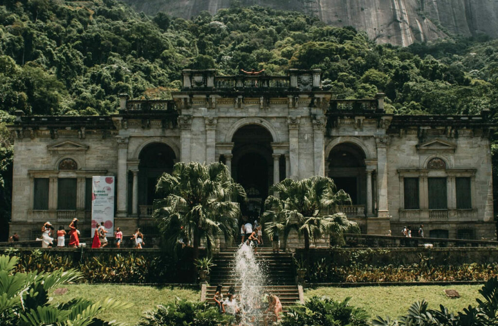 Foto do Parque Lage, Rio de Janeiro. Vista externa de frente.