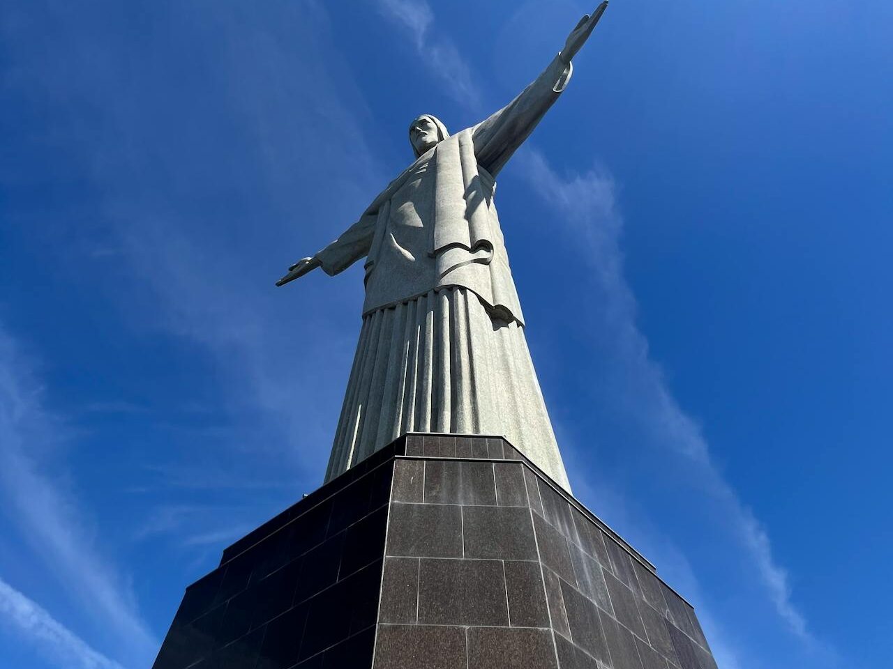 Cristo Redentor, Braços Abertos, dia de sol.