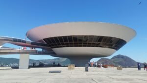 Caminho Niemeyer Niterói - conjunto arquitetônico de Oscar Niemeyer na orla