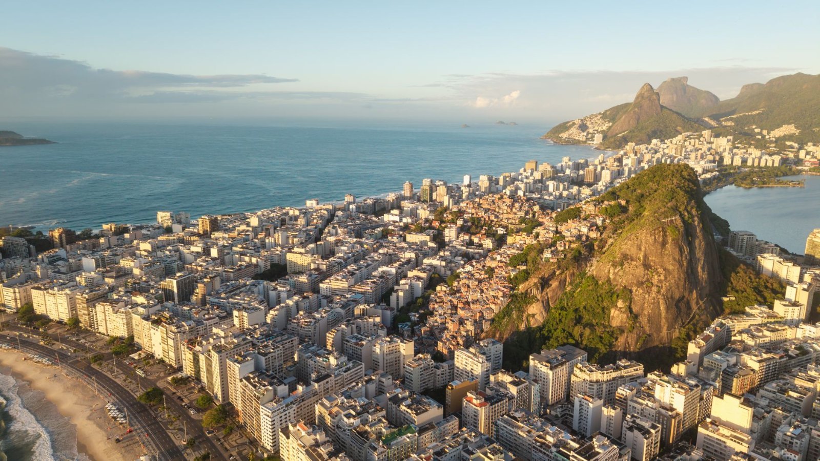 Trilha Dois Irmãos: vista para Ipanema e Leblon 4 Vista aérea da orla entre Ipanema e Leblon vista do alto