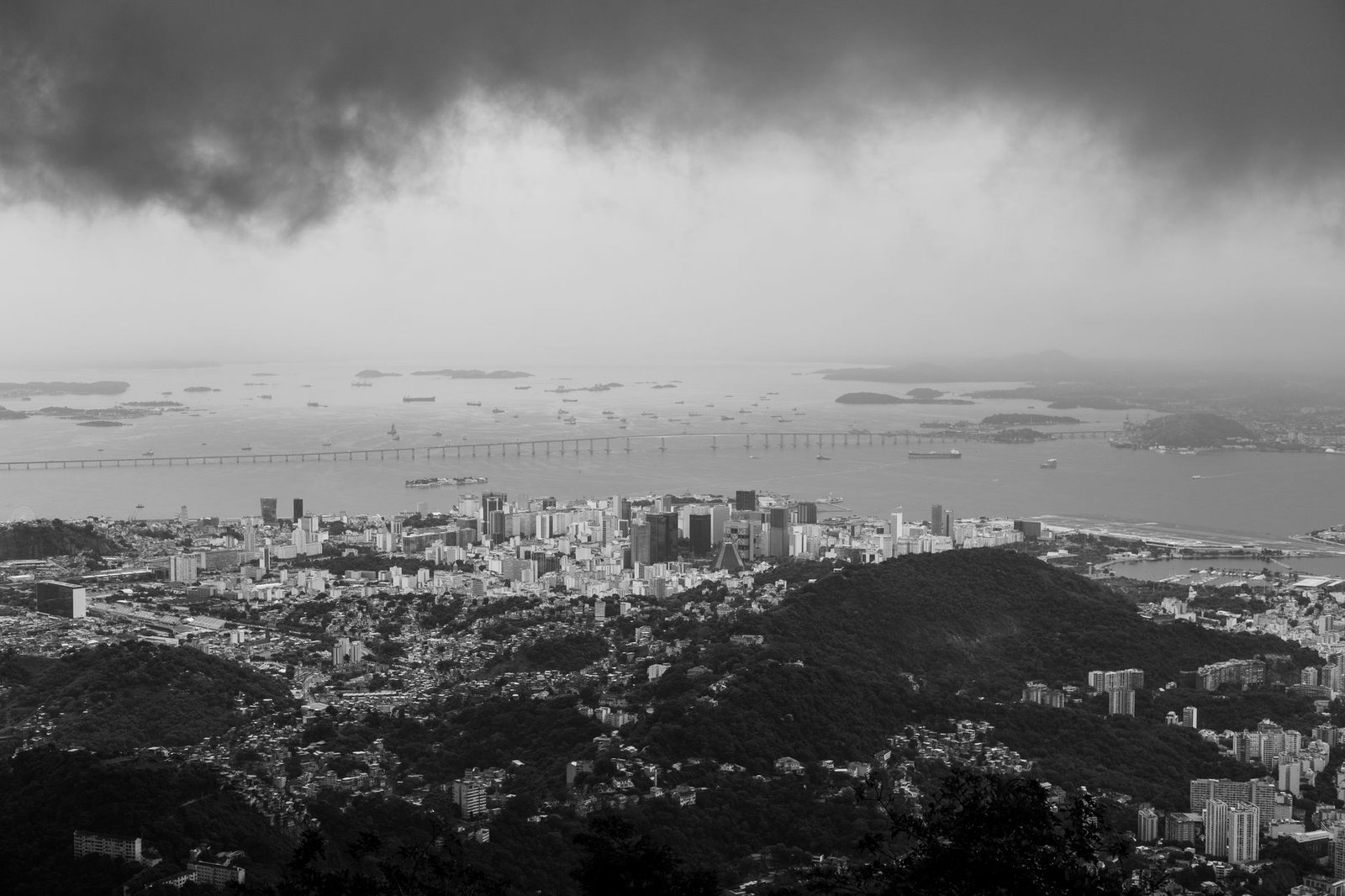Mirante Dona Marta: vista grátis do Cristo Redentor e da cidade 4 Panorama da Baía de Guanabara vista do Mirante Dona Marta