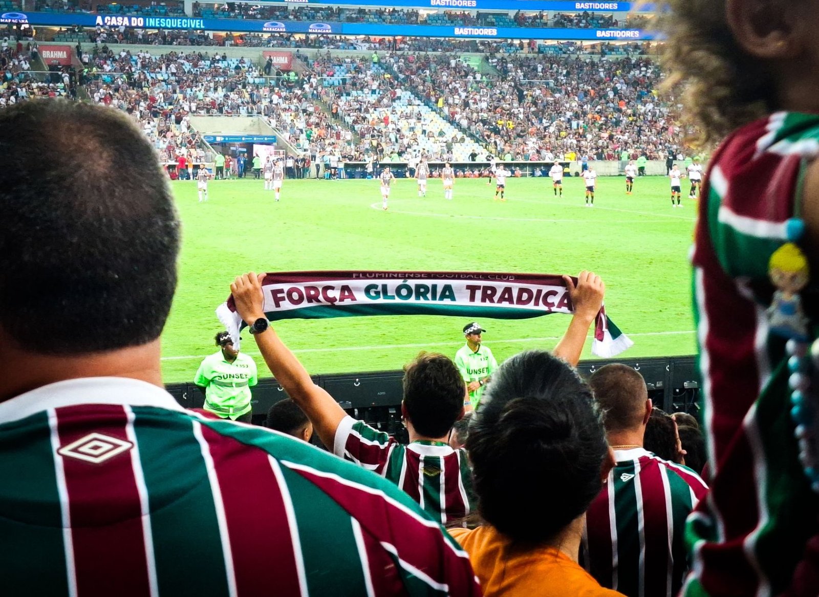 Tour no Maracanã: Como Funciona, Preços e Bastidores 4 Torcida do Fluminense em jogo no Maracanã